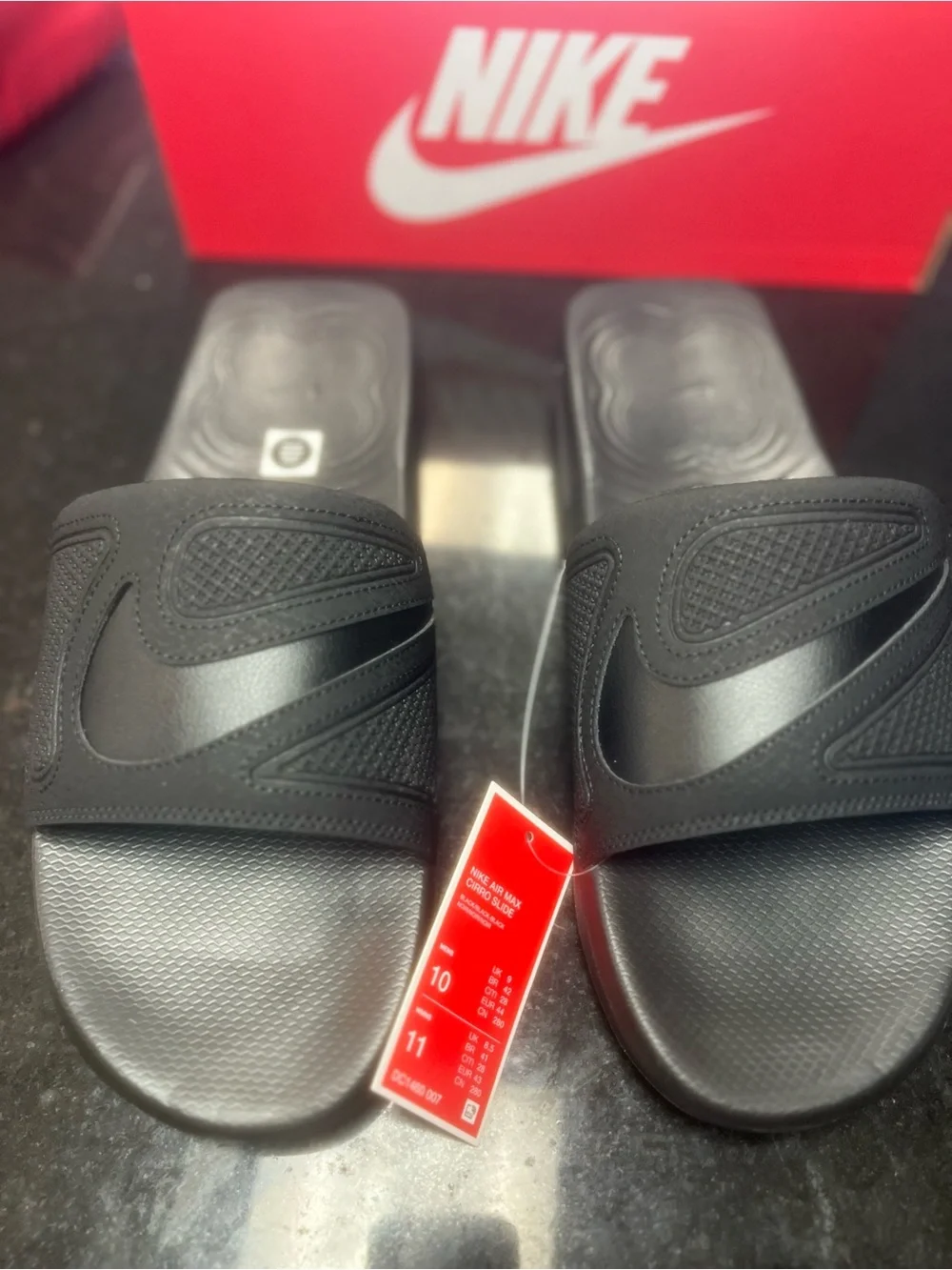 Sz 10 Nike Air Max Cirro Slides in a 
